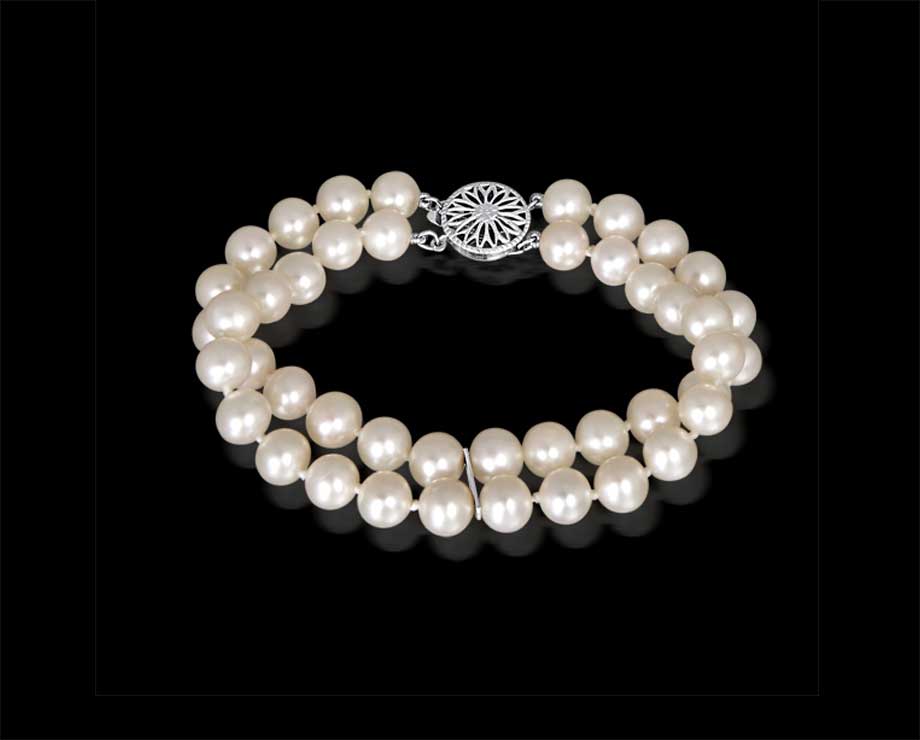 https://www.pearlclasp.com/wp-content/uploads/2019/11/double-strand-pearl-bracele.jpg